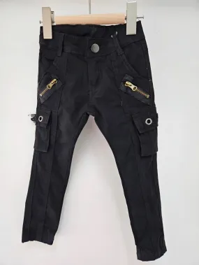 Einfarbige Cargohose mit Taschen und Reißverschluss für Baby-Jungen