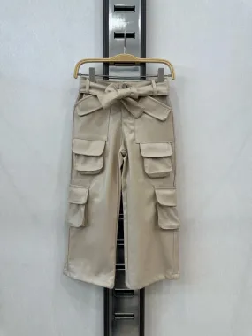 Kinder-Cargohose mit mehreren Taschen und Bindegürtel