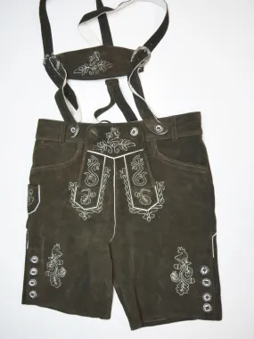 Kurze Träger Lederhose mit Stickerei und Autogramme als Trophäen braun Gr.52